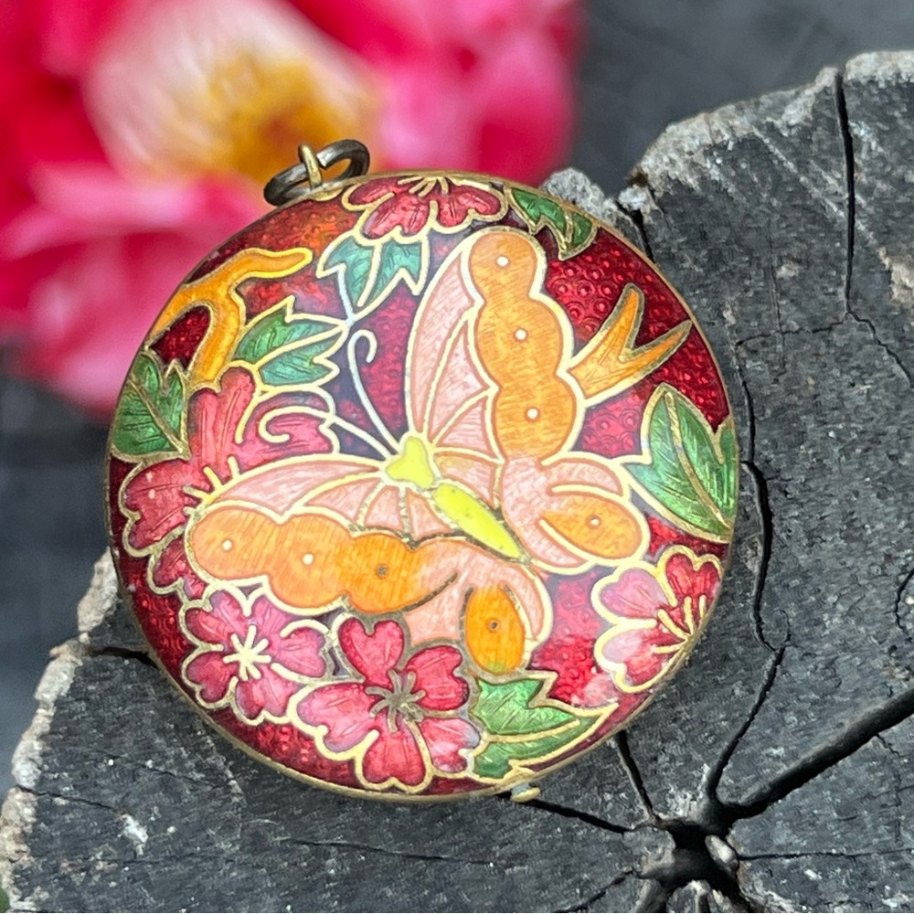 Vintage Cloisonné Double-Sided Puff Pendant – Excellent Condition